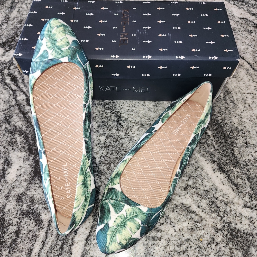 (8M) NIB Kate & Mel Pollyans Ballet Flat in Palm Print Summer Tropical Vacation